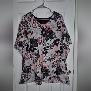 NFINITY Women's Scrub Top